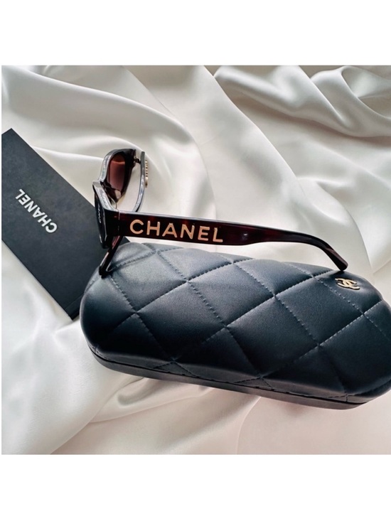 NWT?CHANEL Limited edition Brown Tortoiseshell Cat-Eye rectangle Sunglasses #210 main image 6